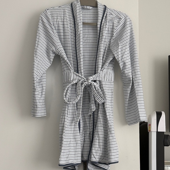 LAKE Robe! Size S - Picture 2 of 5